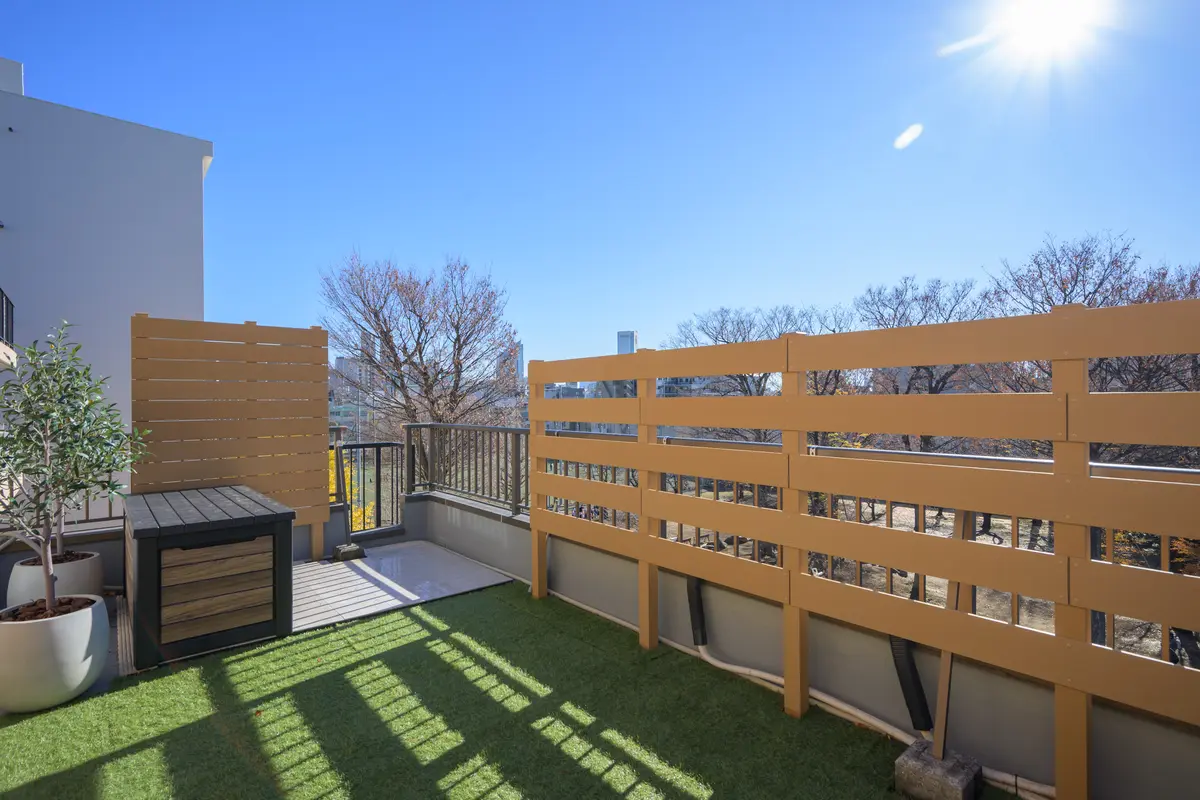 401 Rooftop Suite - Rooftop Balcony