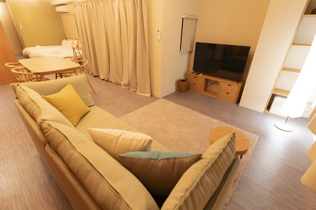 301 Balcony Suite - Living Room